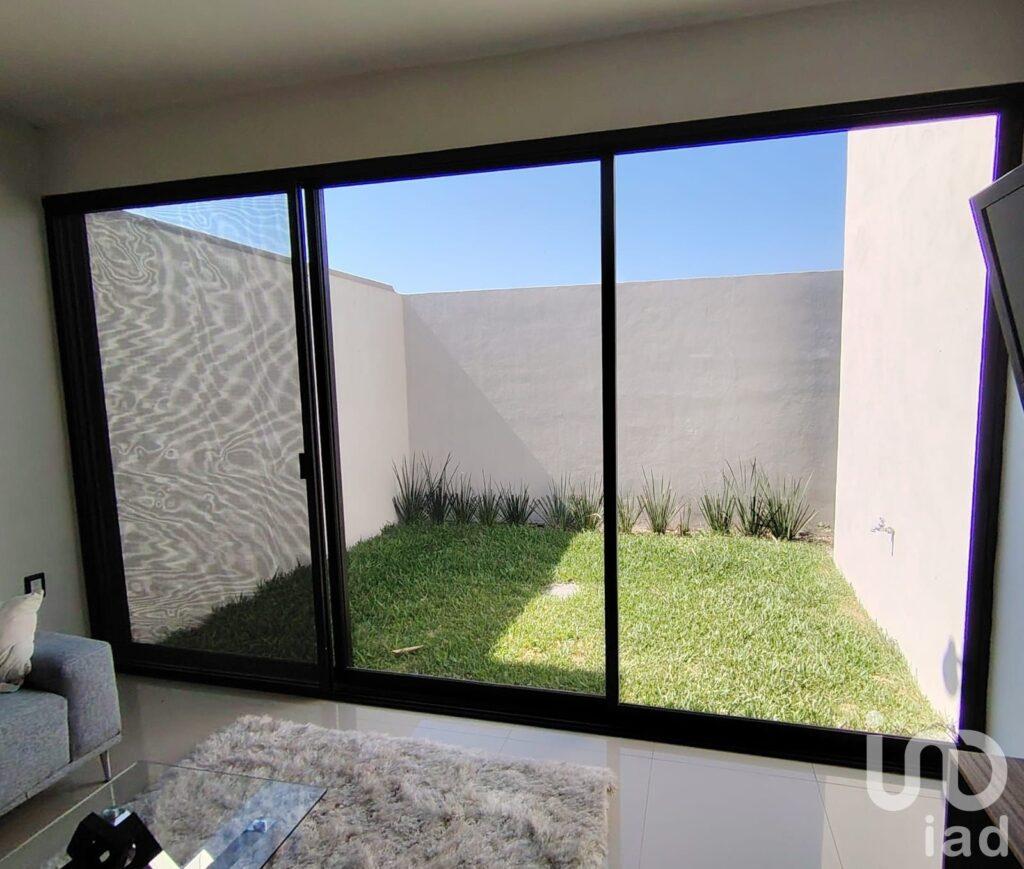 CASA NUEVA EN VENTA UNA SOLA PLANTA EN COTO PRIVADO DOS RECAMARAS, RUMBO A ALTOZANO, COLIMA