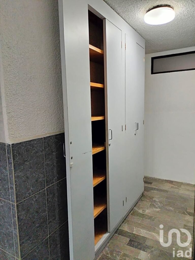 Oficina y/o consultorios en Renta en Del Valle Sur, Benito Juárez, CDMX. Enfrente de Hospital.