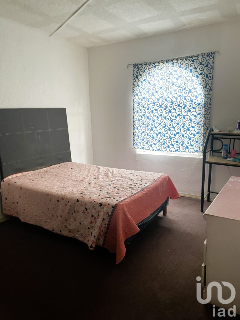 CASA EN VENTA EN OASIS REVOLUCION POR BLVD ZARAGOZA SECTOR GRAN PATIO ZARAGOZA