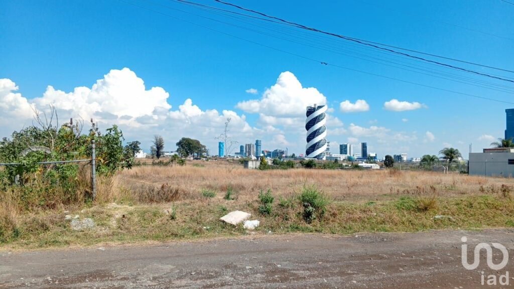 Se Vende Terreno Cerca de Lateral Atlixcáyotl, Sobre Ejercito Nacional