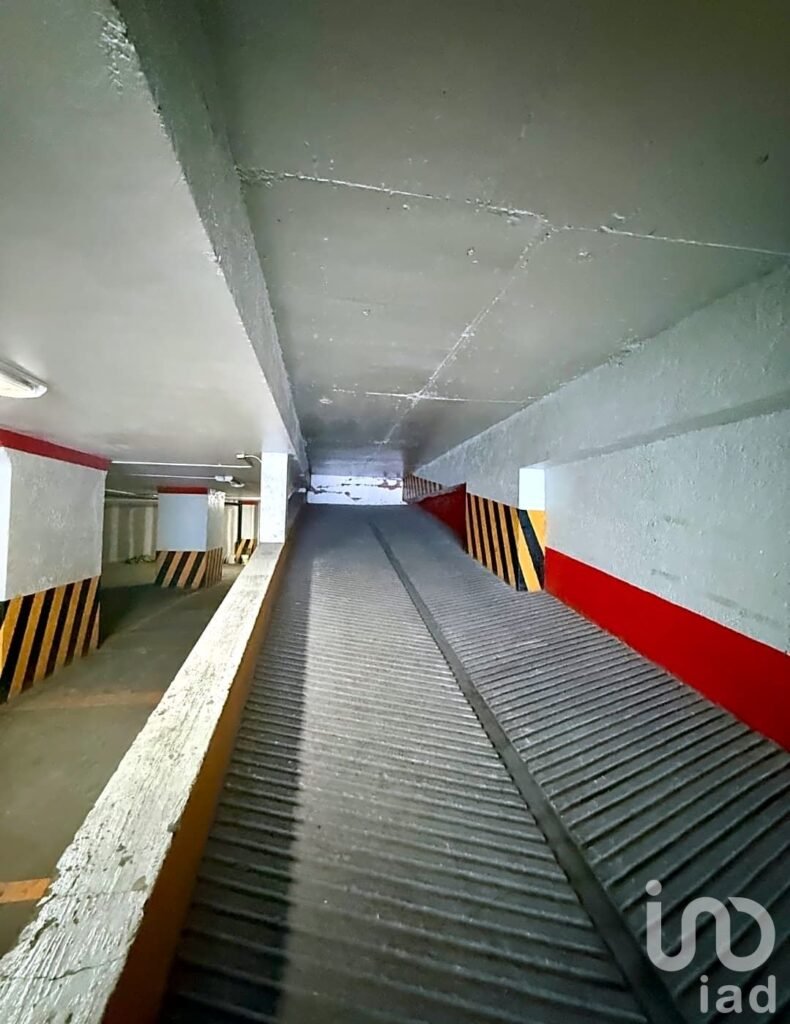 EDIFICIO EN RENTA, IDEAL PARA  OFICINAS O BODEGAS, CON OPCION A RENTA POR NIVEL. CENTRO CDMX.