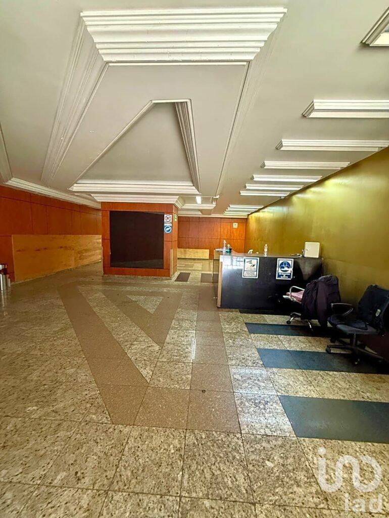 EDIFICIO EN RENTA, IDEAL PARA  OFICINAS O BODEGAS, CON OPCION A RENTA POR NIVEL. CENTRO CDMX.