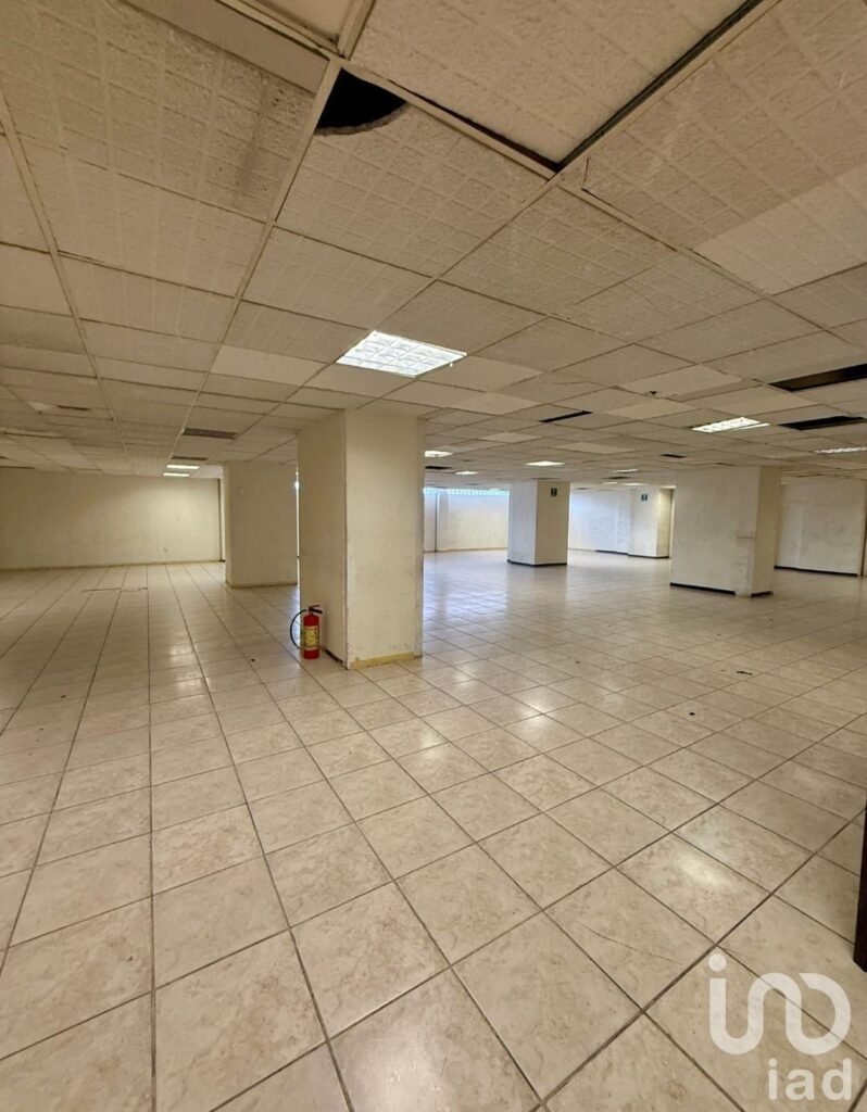 EDIFICIO EN RENTA, IDEAL PARA  OFICINAS O BODEGAS, CON OPCION A RENTA POR NIVEL. CENTRO CDMX.