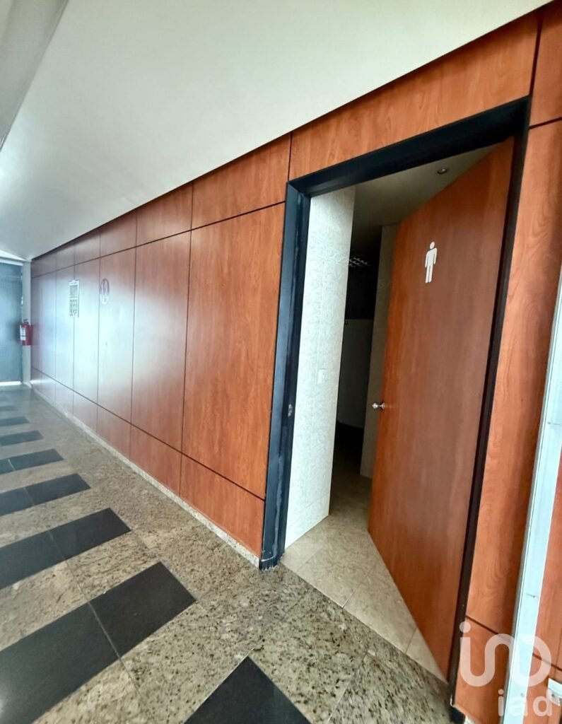 EDIFICIO EN RENTA, IDEAL PARA  OFICINAS O BODEGAS, CON OPCION A RENTA POR NIVEL. CENTRO CDMX.