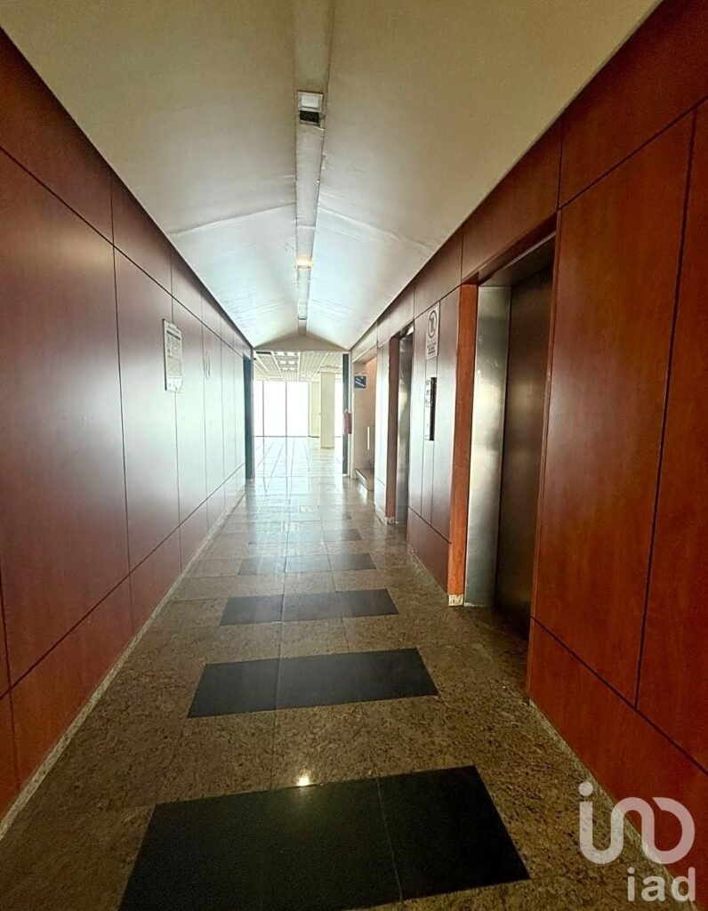 EDIFICIO EN RENTA, IDEAL PARA  OFICINAS O BODEGAS, CON OPCION A RENTA POR NIVEL. CENTRO CDMX.