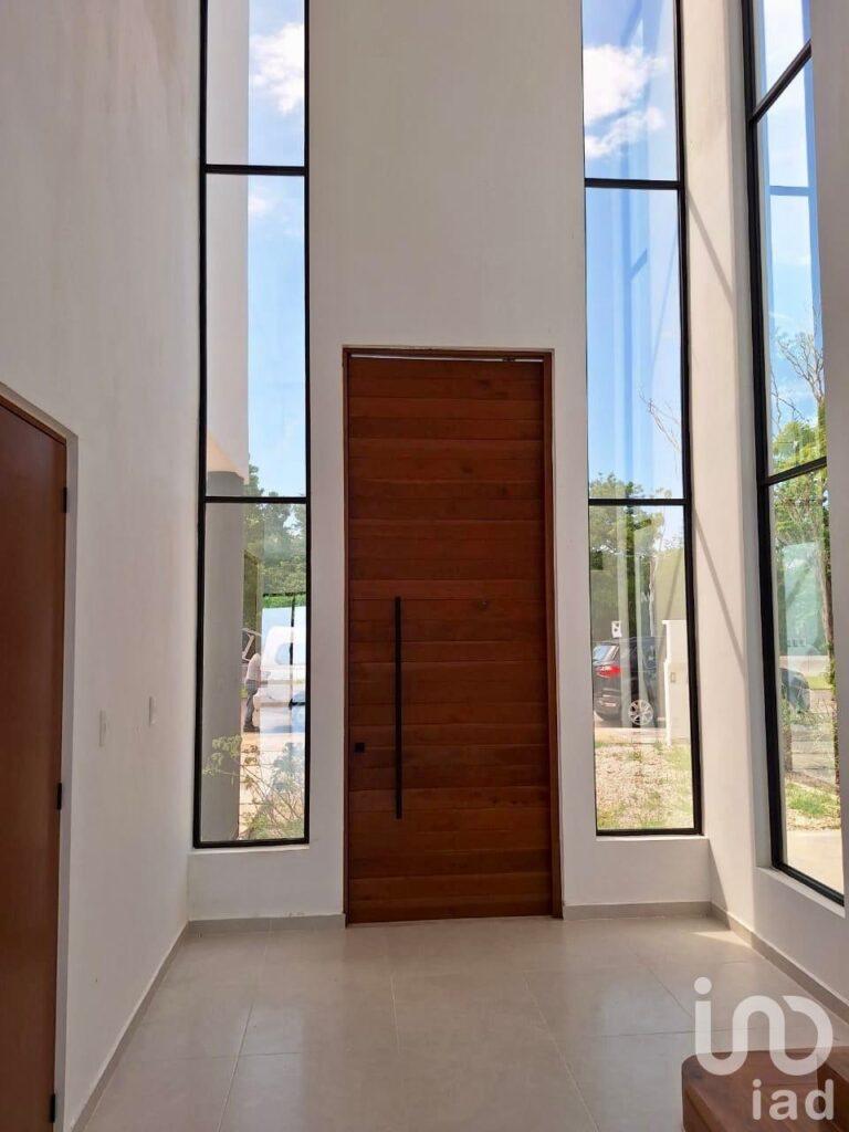 Exclusiva casa en fraccionamiento blanca residencial, Mérida.