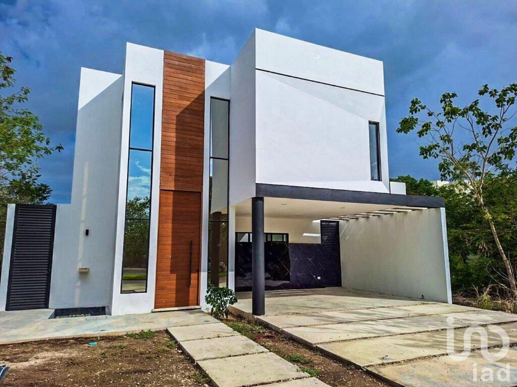 Exclusiva casa en fraccionamiento blanca residencial, Mérida.