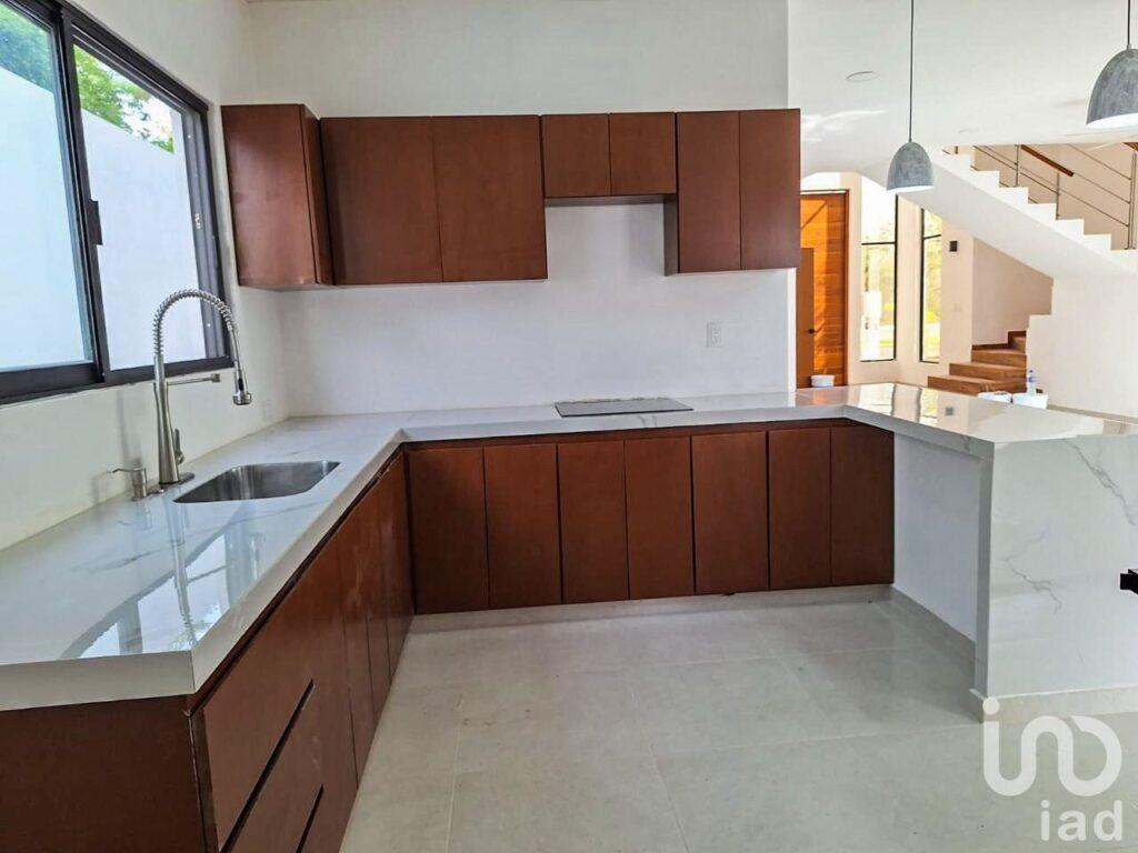 Exclusiva casa en fraccionamiento blanca residencial, Mérida.
