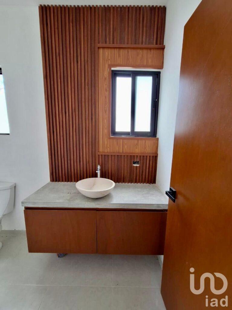 Exclusiva casa en fraccionamiento blanca residencial, Mérida.