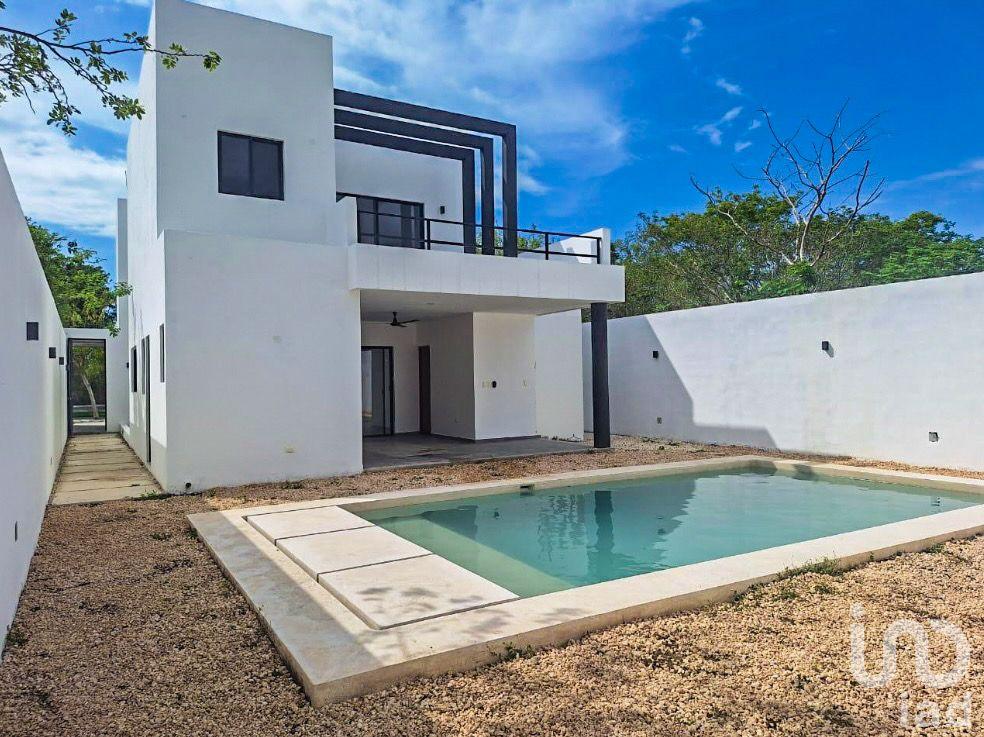 Exclusiva casa en fraccionamiento blanca residencial, Mérida.