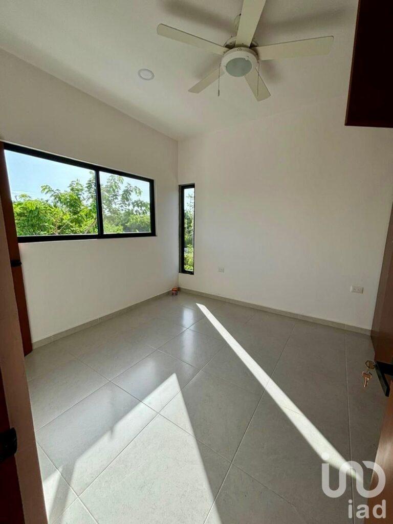 Exclusiva casa en fraccionamiento blanca residencial, Mérida.