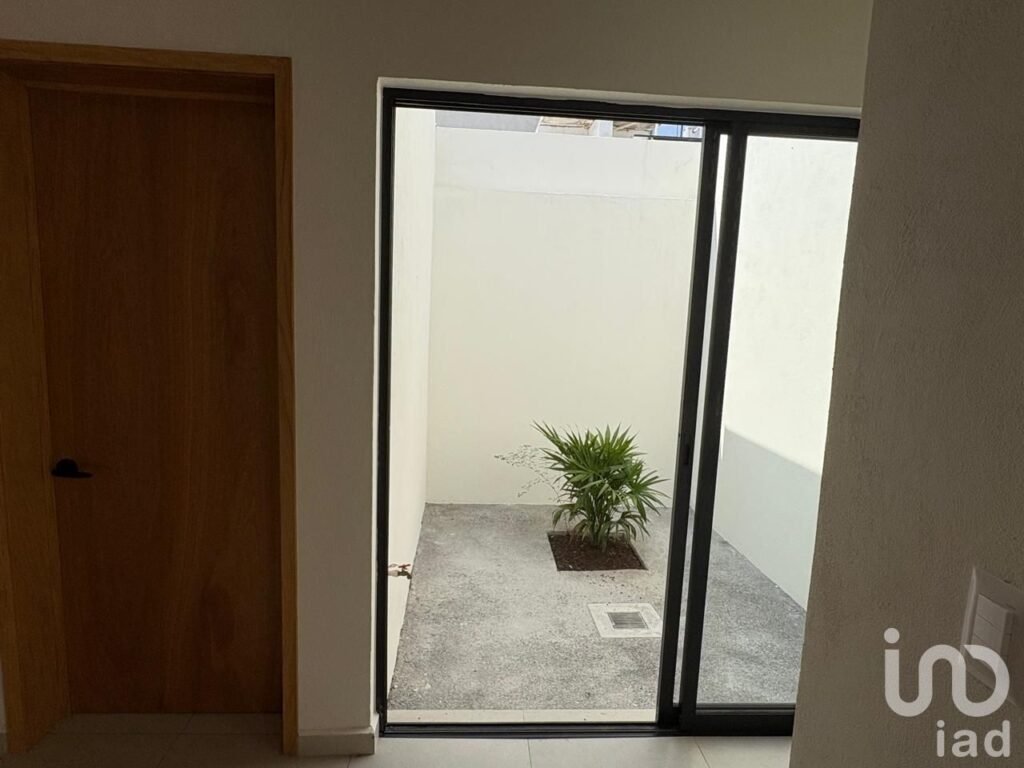 CASA EN VENTA  ARQUITECTURA MINIMALISTA 2 RECÁMARAS EN FRACC. COMALA