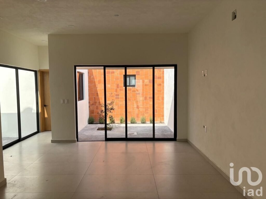 CASA EN VENTA  ARQUITECTURA MINIMALISTA 2 RECÁMARAS EN FRACC. COMALA