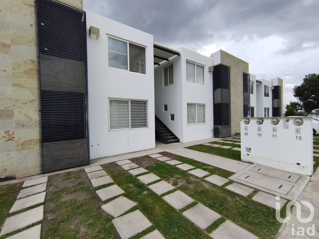 Departamento en Circuito Canto Murano 1101, Fracc. Tres Cantos, Querétaro, Querétaro, C.P. 76235