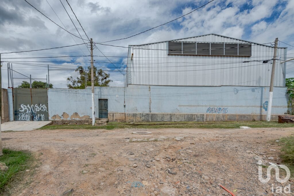 Bodega tipo Nave Industrial en Venta, Mesa Colorada Poniente, Zapopan