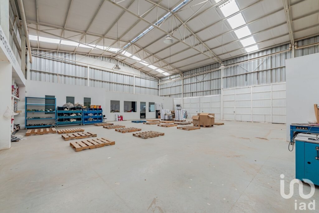 Bodega tipo Nave Industrial en Venta, Mesa Colorada Poniente, Zapopan