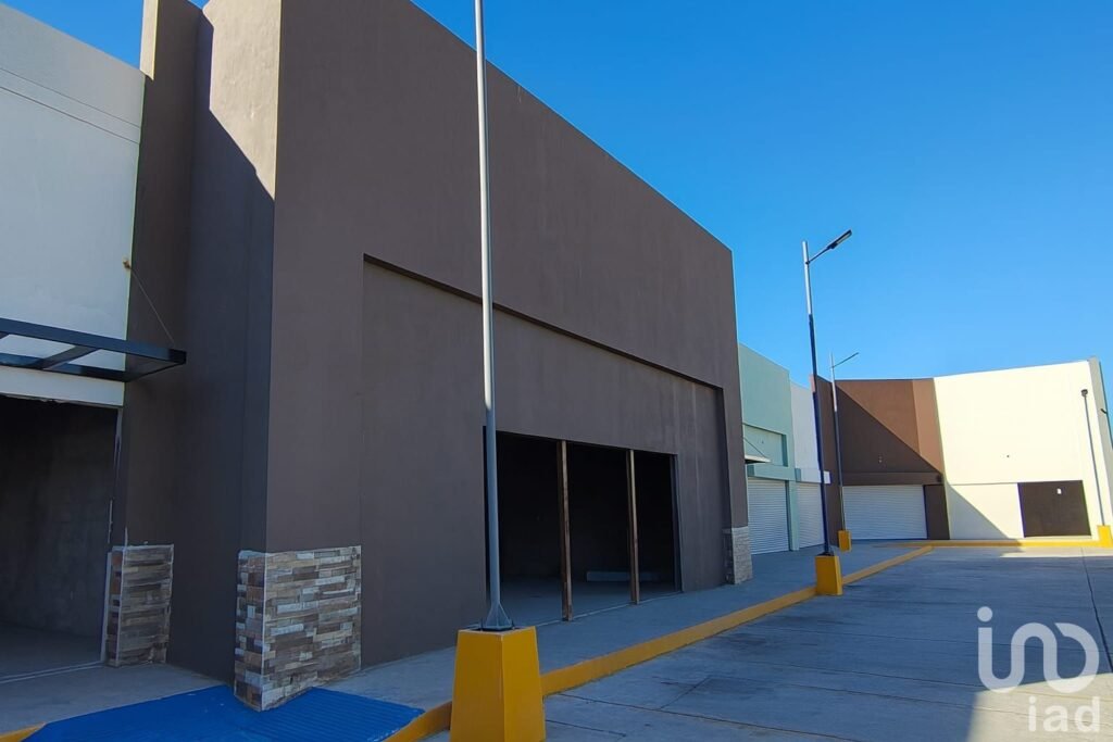 Locales en Renta, Plaza Laureles, Ejercito Nacional