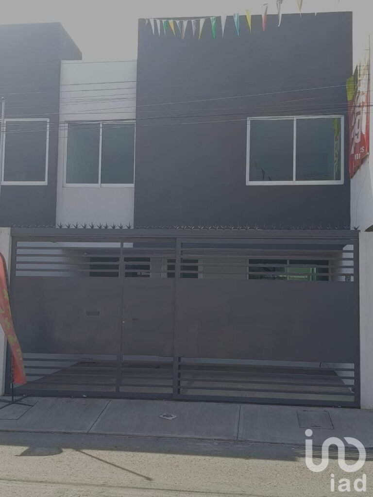 Casa en venta en Arboleda de Loma Bella  a 300 mt de Periferico Ecologico, 500 mt Avenida 16 de Sep.