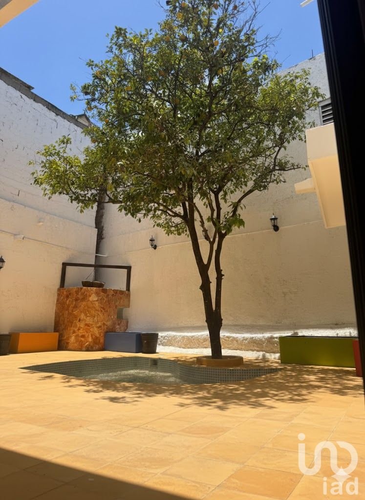 CASA EN VENTA EN CENTRO DE MÉRIDA, FRENTE PARQUE DE LA PLANCHA