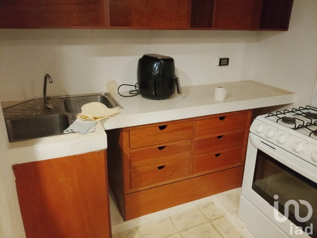 CASA EN VENTA EN CENTRO DE MÉRIDA, FRENTE PARQUE DE LA PLANCHA