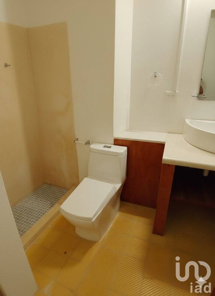 CASA EN VENTA EN CENTRO DE MÉRIDA, FRENTE PARQUE DE LA PLANCHA