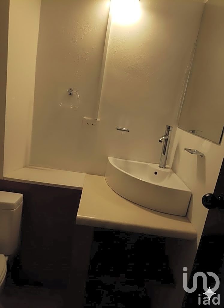 CASA EN VENTA EN CENTRO DE MÉRIDA, FRENTE PARQUE DE LA PLANCHA