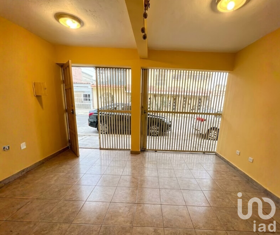 Se vende casa en La Fuente, Torreón, Coahuila.