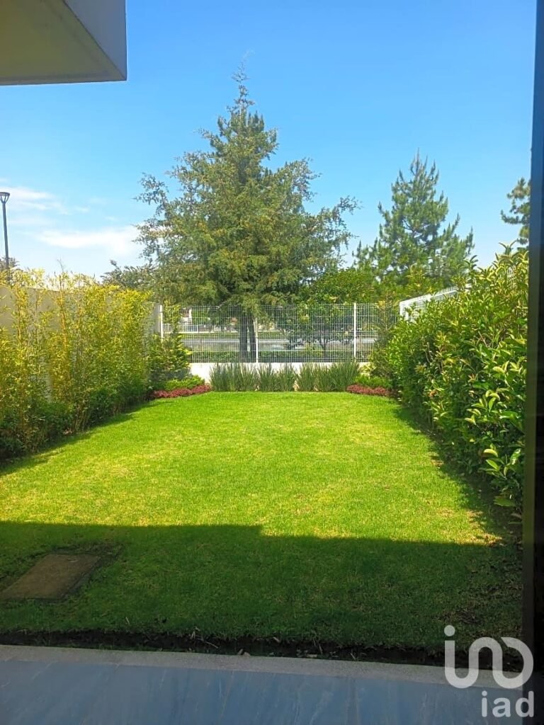 CASA EN VENTA EN OCOYOACAC, RESIDENCIA CON VISTA  AL LAGO.