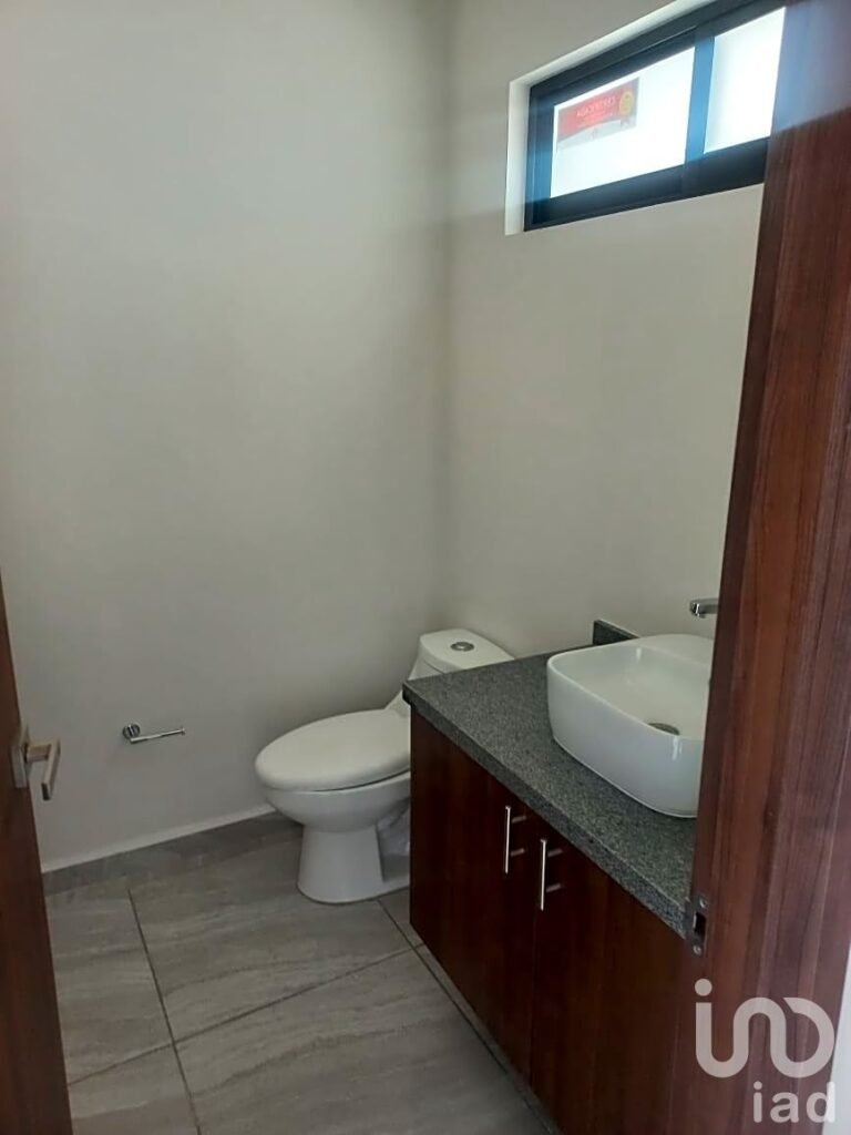 CASA EN VENTA EN OCOYOACAC, RESIDENCIA CON VISTA  AL LAGO.