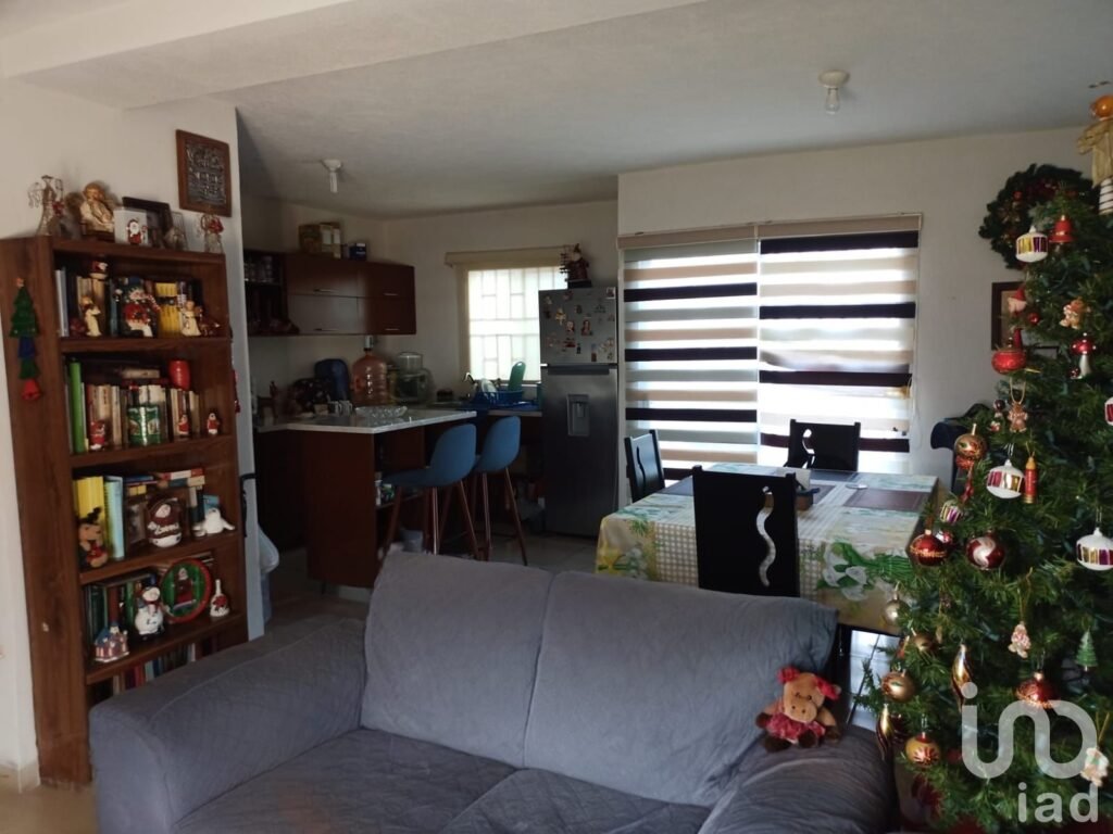 Casa en venta con alberca Paseo de las Palmas 2 - 91692