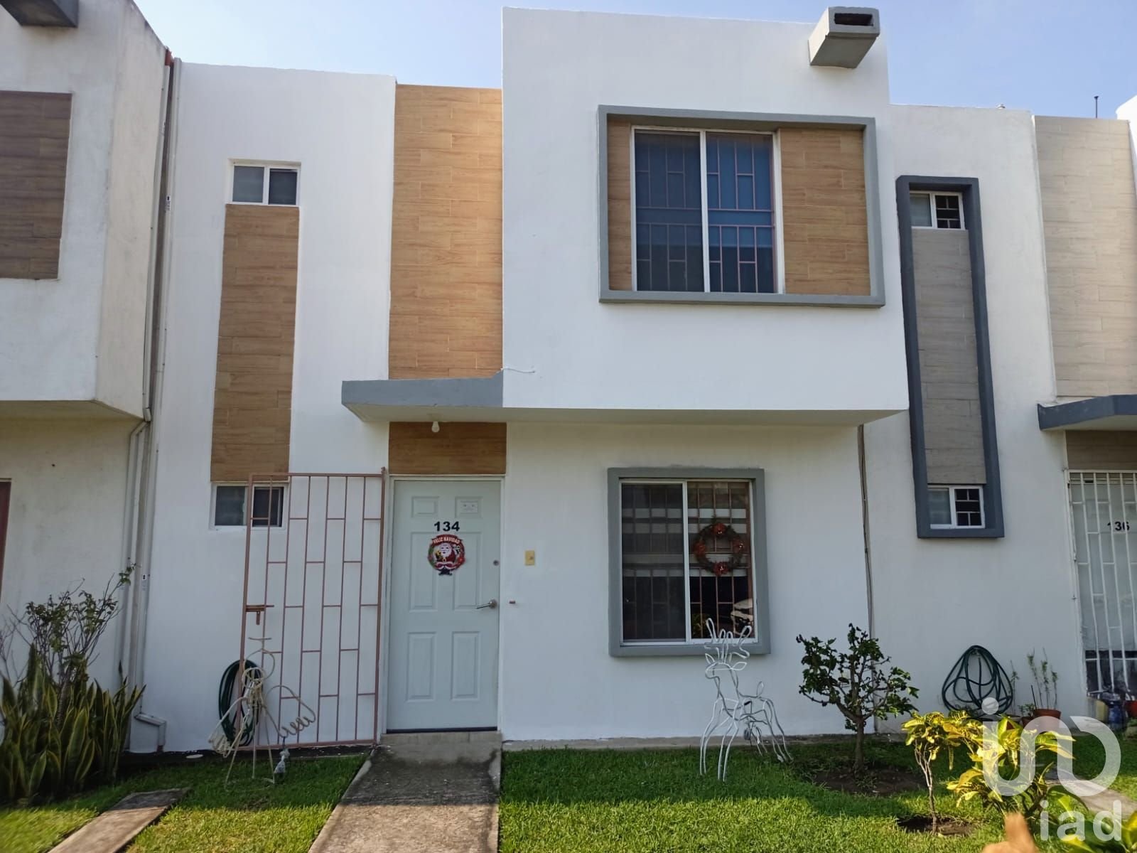 Casa en venta con alberca Paseo de las Palmas 2 – 91692