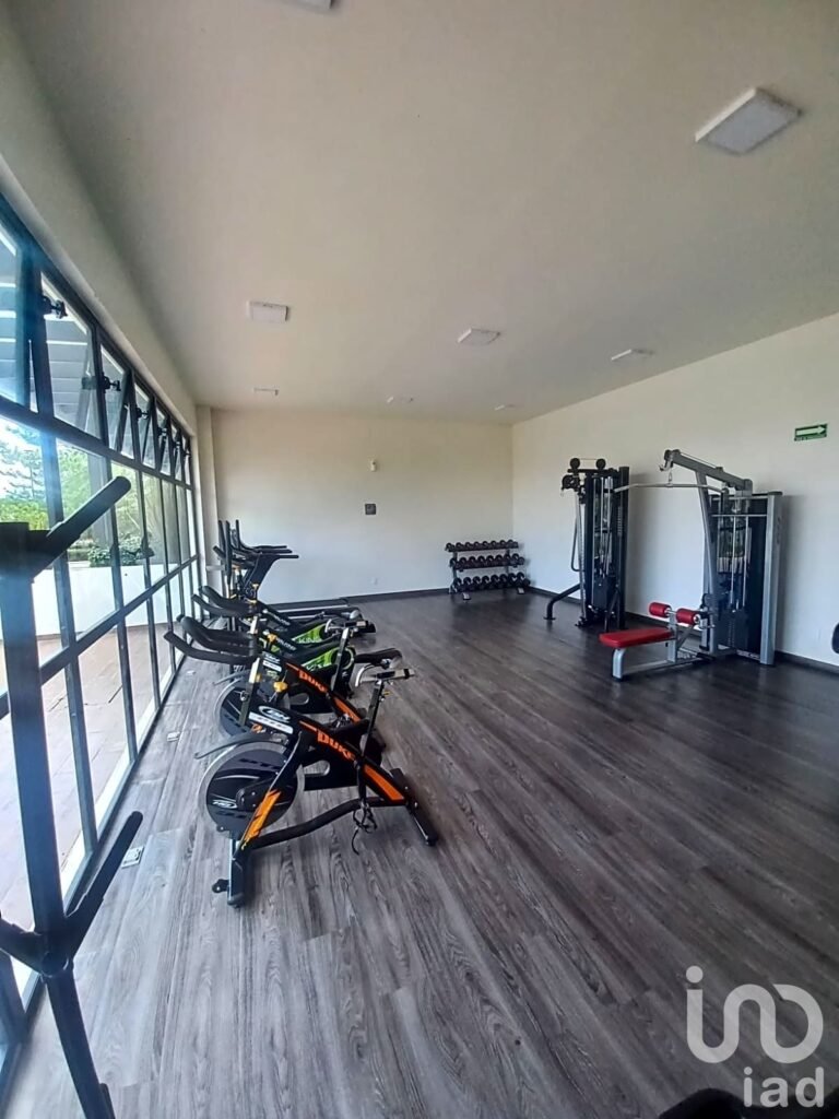 CASA EN VENTA ,UBICADA DENTRO DE RECIDENCIAL, A 15 MINUTOS DE SANTA FE.