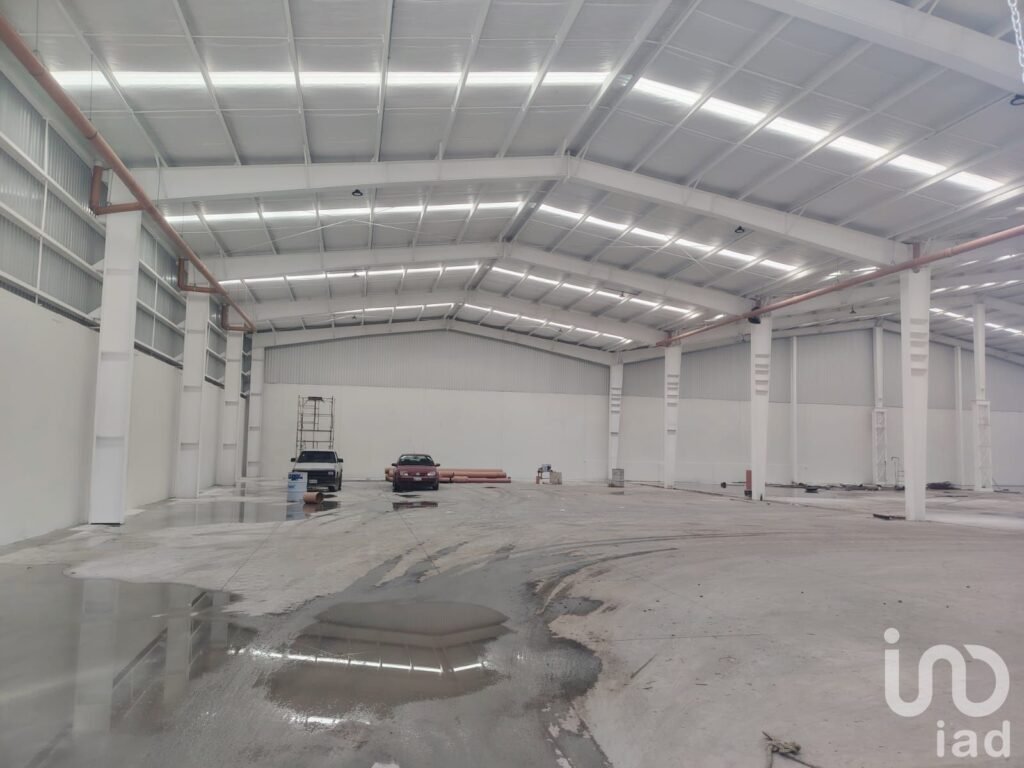 NAVE INDUSTRIAL EN RENTA, A UNA CUADRA DE AV. ALFREDO DEL MAZO, TOLUCA EDO. MEX.
