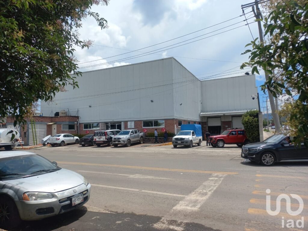 NAVE INDUSTRIAL EN RENTA, A UNA CUADRA DE AV. ALFREDO DEL MAZO, TOLUCA EDO. MEX.