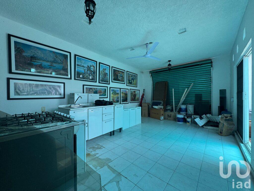 Casa en Venta con excelente ubicación, en Cuernavaca. A 2 minutos de Galerías y Averanda.