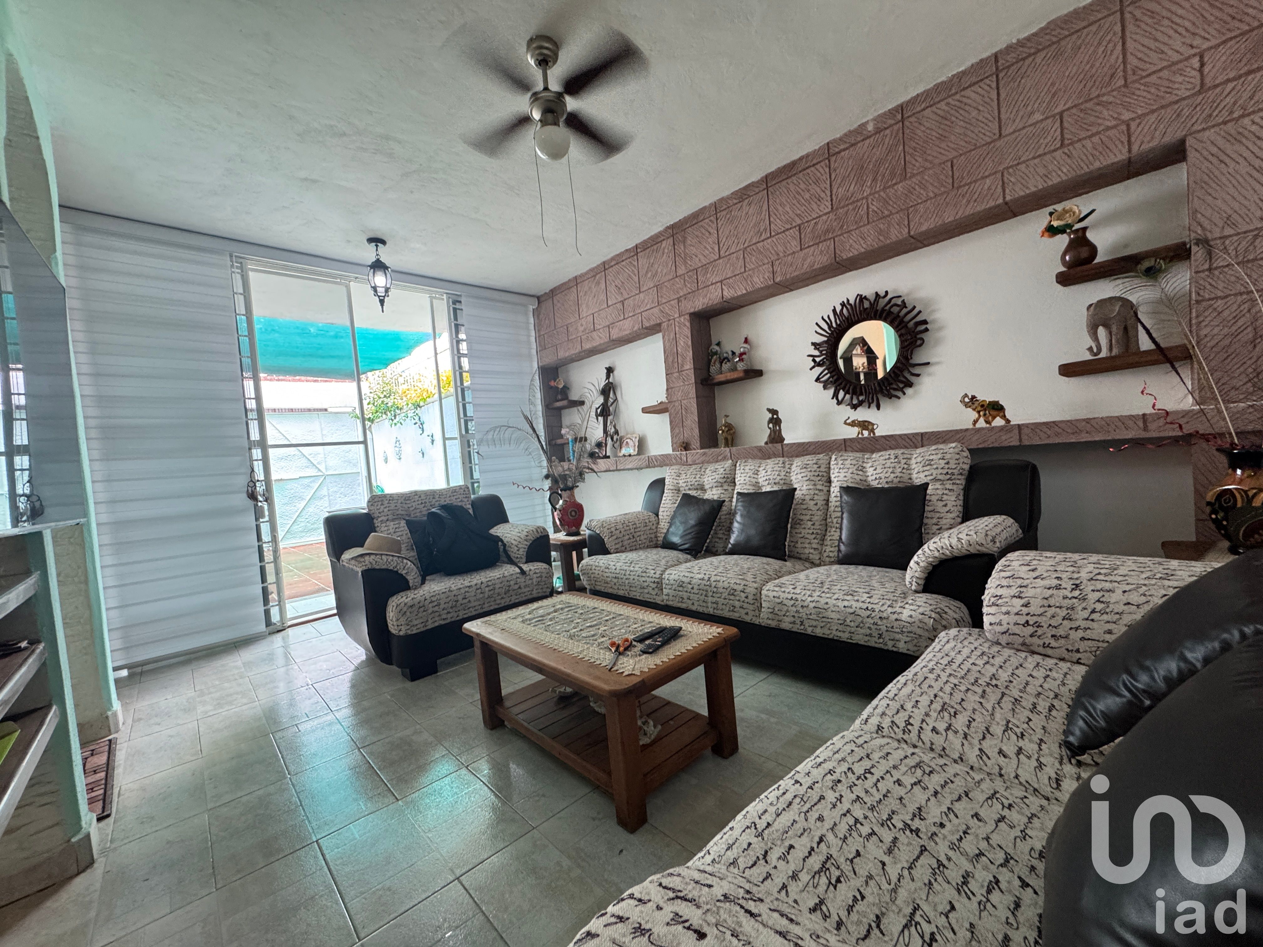 Casa en Venta con excelente ubicación, en Cuernavaca. A 2 minutos de Galerías y Averanda.