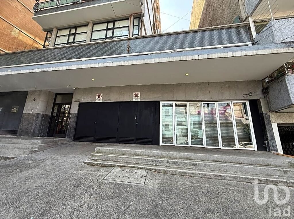 LOCAL EN RENTA, A POCOS PASOS DEL PARQUE MEXICO. EN LA CONDESA. CDMX.