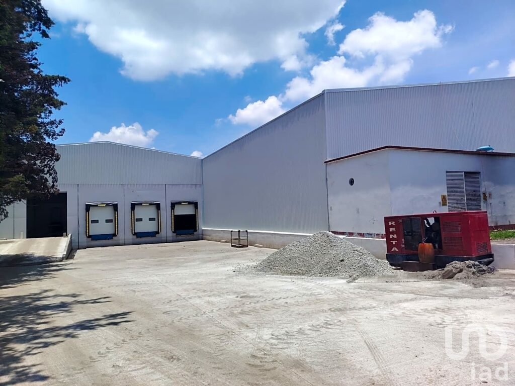 NAVE INDUSTRIAL EN RENTA, UBICADA MUY CERCA  A  AV, TOLLOCAN EN LERMA EDO. MEX.