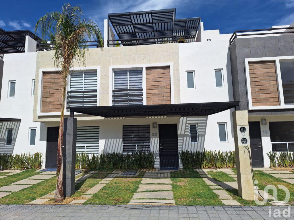 VENTA CASA CON ROOF GARDEN EN LOMAS DE ANGELÓPOLIS