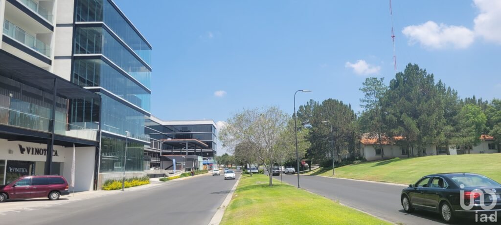 LA RESERVA EL CAMPANARIO VENTA LOCAL PREMIUM EN PLANTA ALTA