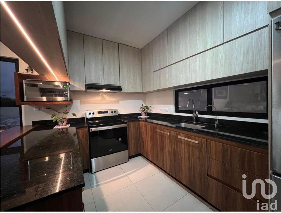 VENTA CASA EN NORTE DE MÉRIDA, ZONA DE CONKAL, YAAXBEH