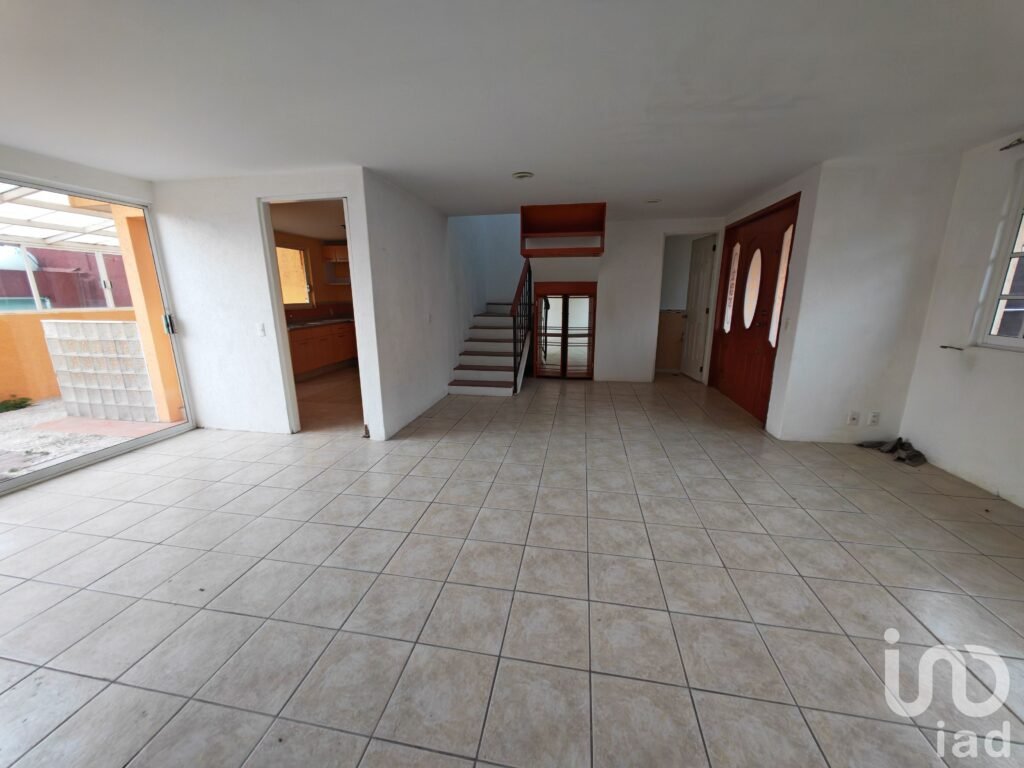 Casa en renta en Mexico Nuevo, privada, iluminada, salón de fiestas.