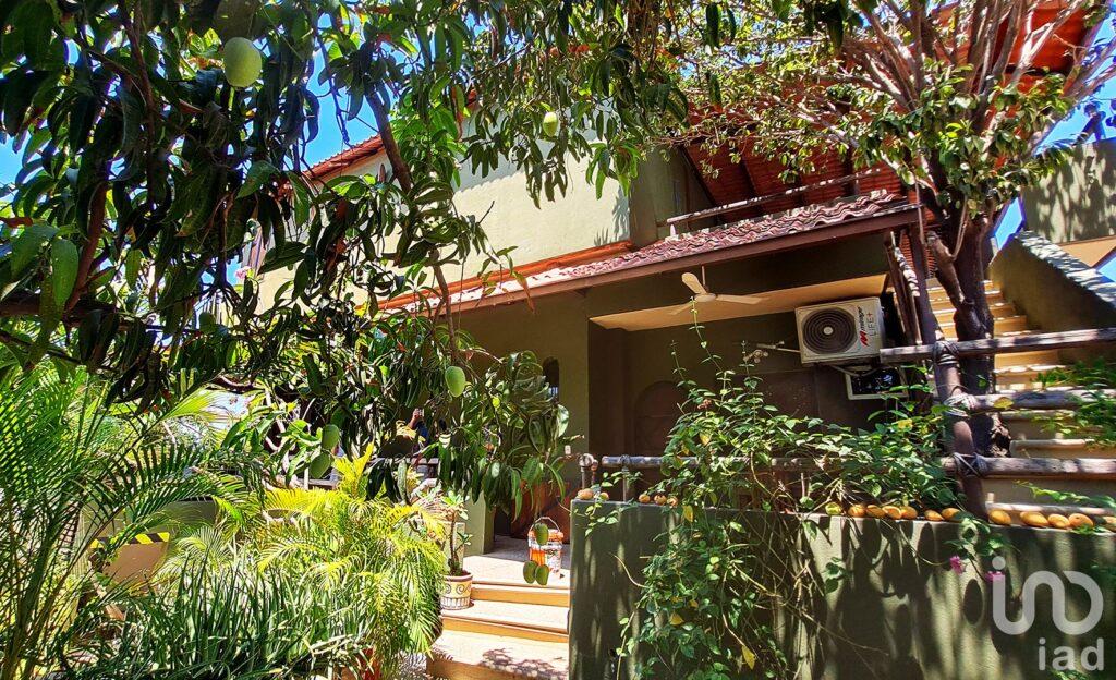 CASA CON ALBERCA Y VISTA AL MAR + 2 DEPARTAMENTOS ESPACIOSOS – ¡OPORTUNIDAD ÚNICA!