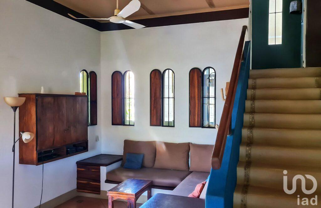 CASA CON ALBERCA Y VISTA AL MAR + 2 DEPARTAMENTOS ESPACIOSOS – ¡OPORTUNIDAD ÚNICA!