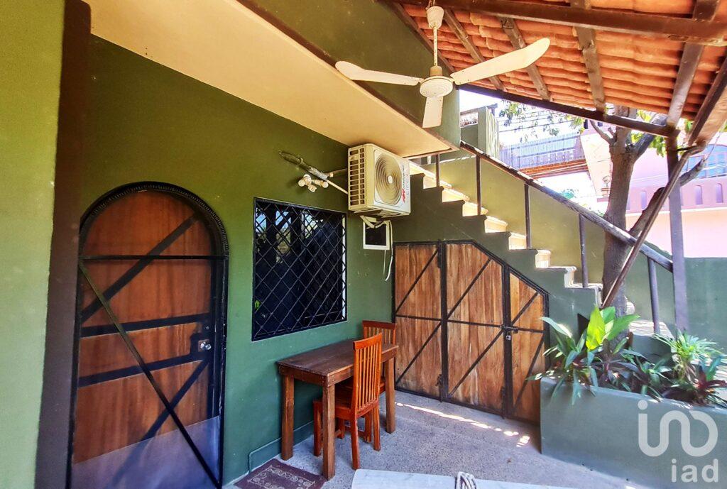 CASA CON ALBERCA Y VISTA AL MAR + 2 DEPARTAMENTOS ESPACIOSOS – ¡OPORTUNIDAD ÚNICA!