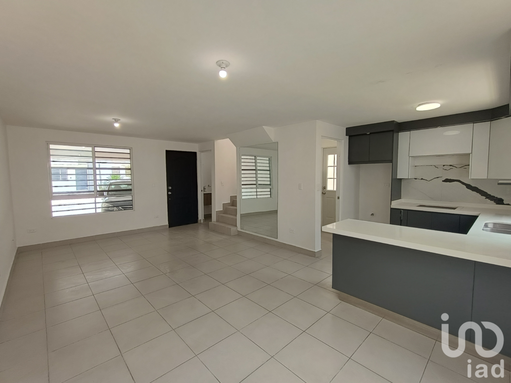 Casa EN VENTA en Col. Villas del Poniente (Zona García)