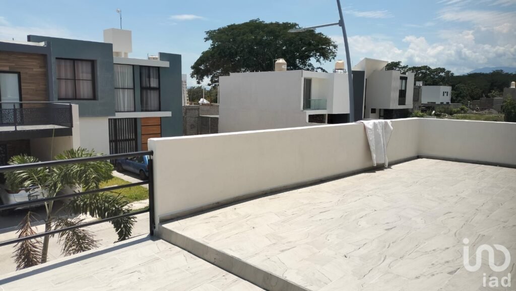 Casa en Coto 3 recámaras, una en planta baja