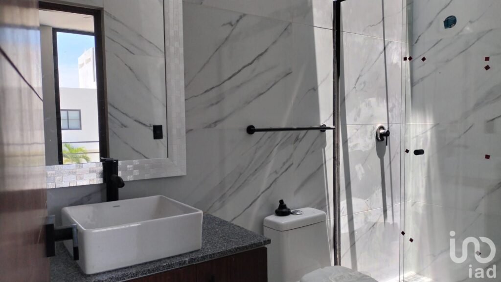 Casa en Coto 3 recámaras, una en planta baja