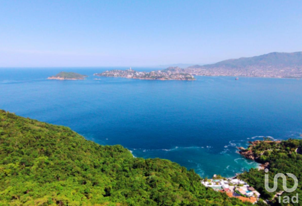 TERRENO EN BRISAS MARQUEZ EN VENTA CON VISTA AL MAR