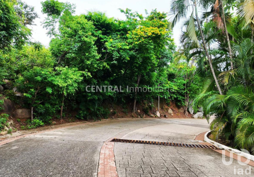 TERRENO EN BRISAS MARQUEZ EN VENTA CON VISTA AL MAR